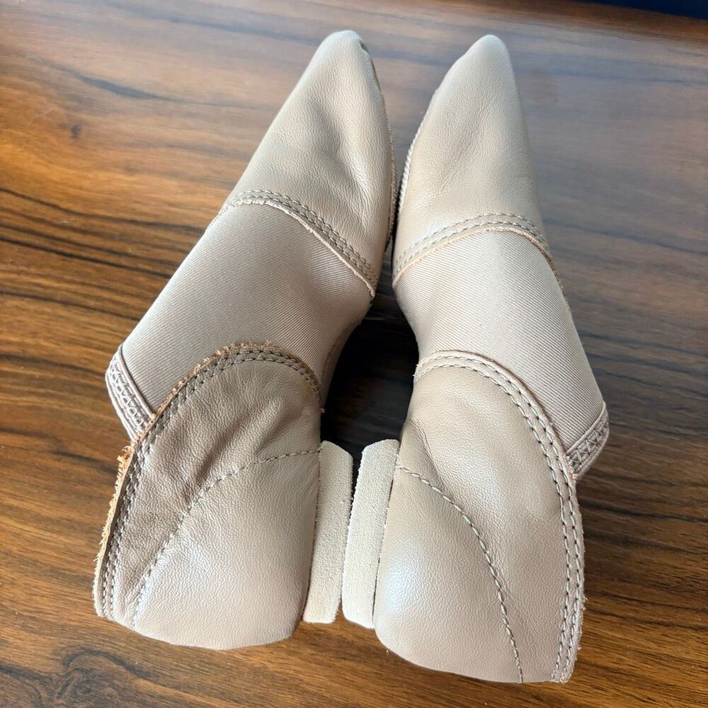 Capezio Girls Boys Child 13M Tan Jazz Shoes Dance Contemporary Lyrical Theater